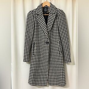 DEPT.19 Elegant Black and White Houndstooth Trench Coat